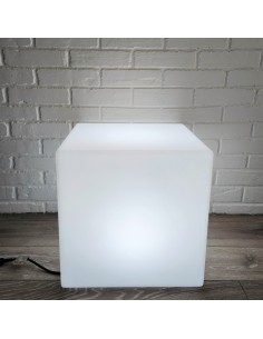 Dekoracija Šviečiantis Kubas 2